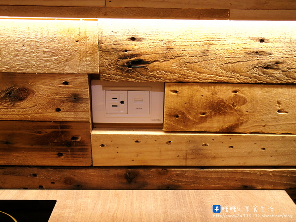 老樂灣:〖台中│美食〗老樂灣 ❤ 採用新鮮食材,手工熬煮湯頭,無添加化學添加物,鍋物澎派,湯頭美味,均一價只要180元!!