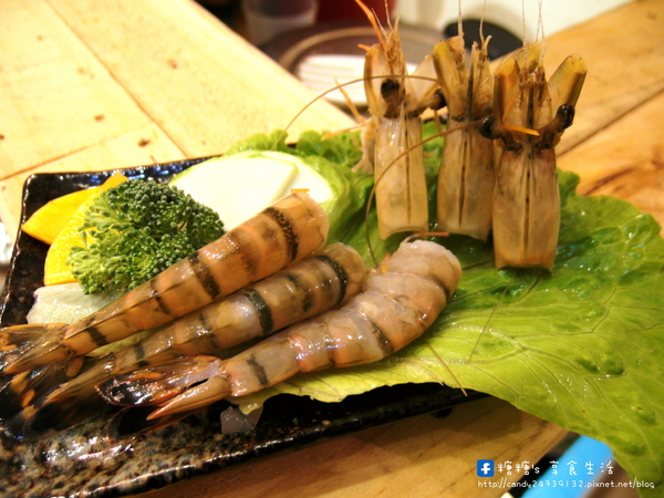 老樂灣:〖台中│美食〗老樂灣 ❤ 採用新鮮食材,手工熬煮湯頭,無添加化學添加物,鍋物澎派,湯頭美味,均一價只要180元!!