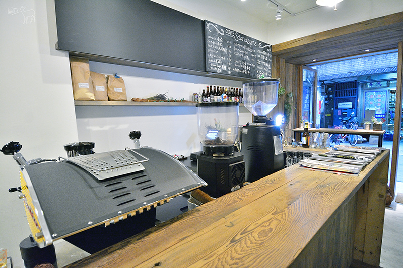 Coffee Stand by me 吸引目光的咖啡啤酒小店,台北赤峰街捷運松山淡水線中山站美食