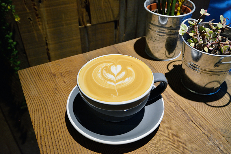 Coffee Stand by me 吸引目光的咖啡啤酒小店,台北赤峰街捷運松山淡水線中山站美食