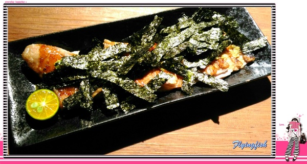 丸太。屋台風浜燒場： ✜ 以新鮮食材溫暖客人滴胃,基隆船槳送菜(爐端燒)有趣初體驗底加啦 !! - 基隆「丸太．屋台風浜燒場」♪♫♩♬ ♪ ♥～…