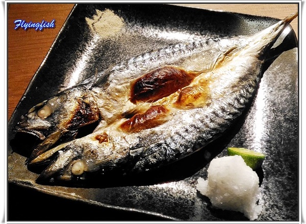 丸太。屋台風浜燒場： ✜ 以新鮮食材溫暖客人滴胃,基隆船槳送菜(爐端燒)有趣初體驗底加啦 !! - 基隆「丸太．屋台風浜燒場」♪♫♩♬ ♪ ♥～…