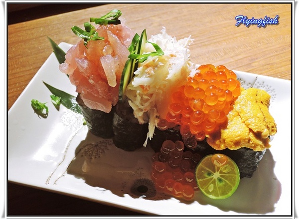 丸太。屋台風浜燒場： ✜ 以新鮮食材溫暖客人滴胃,基隆船槳送菜(爐端燒)有趣初體驗底加啦 !! - 基隆「丸太．屋台風浜燒場」♪♫♩♬ ♪ ♥～…