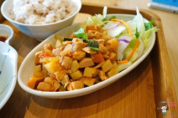 里海cafe'：【食記】宜蘭礁溪 里海Cafe' 日式和風簡餐定食 咖啡輕食下午茶 時令海鮮漁獲新鮮美味