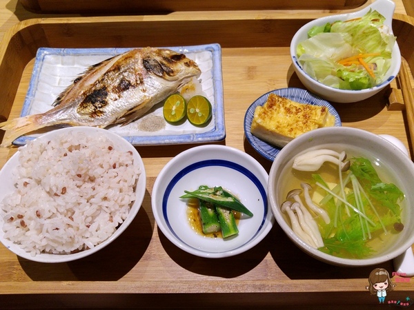 里海cafe'：【食記】宜蘭礁溪 里海Cafe' 日式和風簡餐定食 咖啡輕食下午茶 時令海鮮漁獲新鮮美味