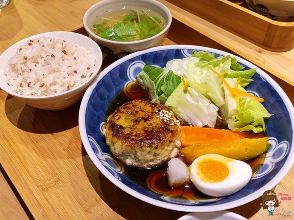 里海cafe'：【食記】宜蘭礁溪 里海Cafe' 日式和風簡餐定食 咖啡輕食下午茶 時令海鮮漁獲新鮮美味