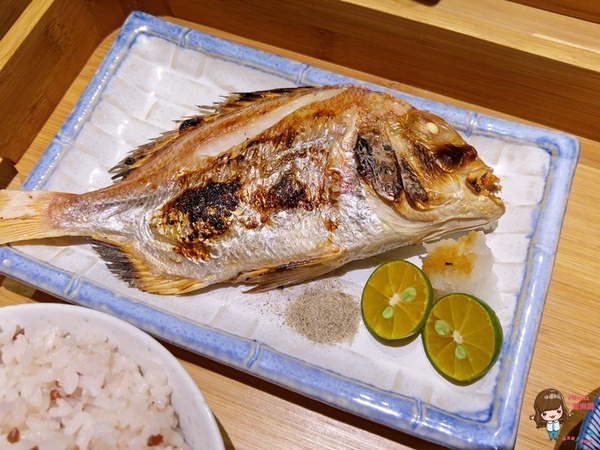 里海cafe'：【食記】宜蘭礁溪 里海Cafe' 日式和風簡餐定食 咖啡輕食下午茶 時令海鮮漁獲新鮮美味