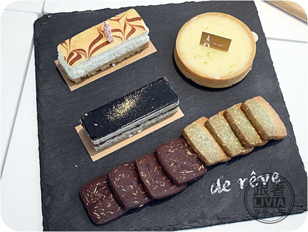 0722- de reve cafe (70)