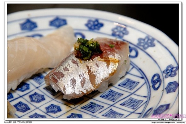 同心鮨食堂(原同心丼食堂)：【美食♥宜蘭】☼同心鮨日式料理☼ 師承日本師傅道地的丼飯和料理,來自大海的新鮮美味