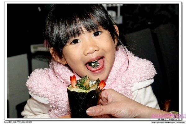 同心鮨食堂(原同心丼食堂)：【美食♥宜蘭】☼同心鮨日式料理☼ 師承日本師傅道地的丼飯和料理,來自大海的新鮮美味