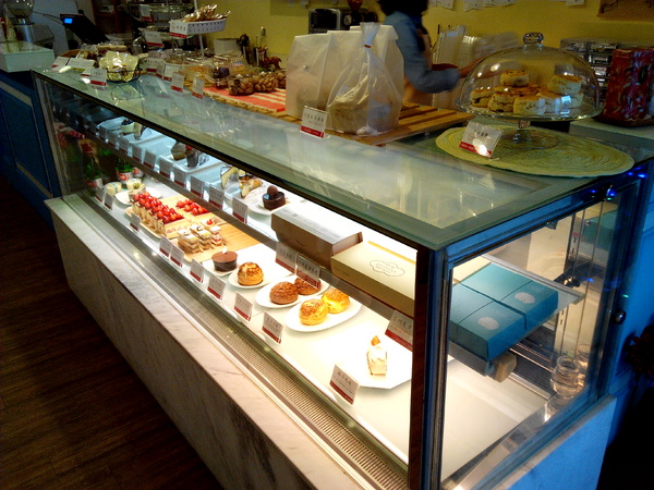 格那修ganache手作蛋糕：☆口碑券No.2☆【東區】格那修ganache手作蛋糕。果真入口即化的生巧克力蛋糕