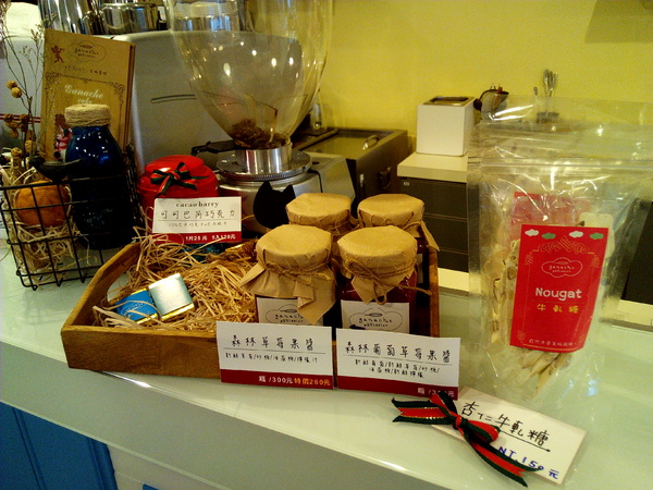 格那修ganache手作蛋糕：☆口碑券No.2☆【東區】格那修ganache手作蛋糕。果真入口即化的生巧克力蛋糕