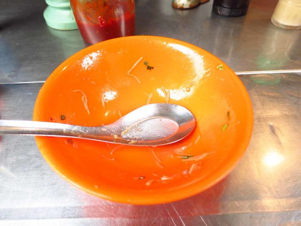 【新莊美食】中港二街老牌蚵仔大腸麵線-假日才吃到的美味