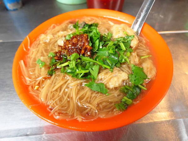 【新莊美食】中港二街老牌蚵仔大腸麵線-假日才吃到的美味