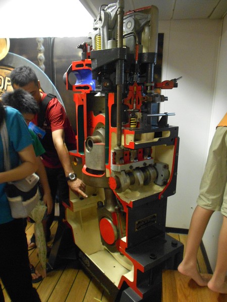 望道號 LOGOS HOPE(高雄港)：全球最大的海上圖書館~