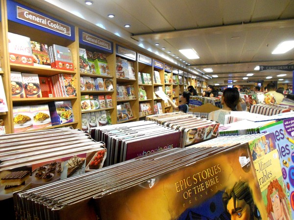 望道號 LOGOS HOPE(高雄港)：全球最大的海上圖書館~