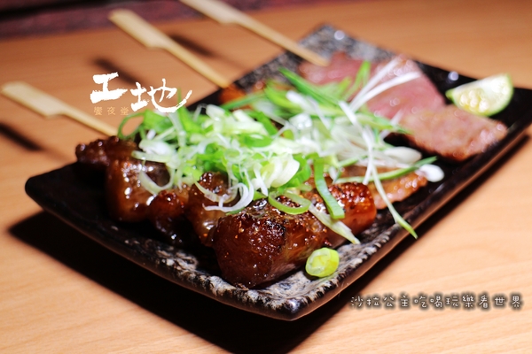 工地饗夜堂：新店居酒屋『工地饗夜堂』捷運小碧潭站/寵物友善餐廳/串燒/宵夜