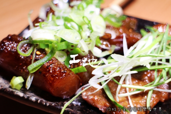 工地饗夜堂：新店居酒屋『工地饗夜堂』捷運小碧潭站/寵物友善餐廳/串燒/宵夜