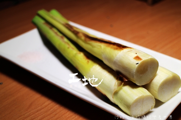 工地饗夜堂：新店居酒屋『工地饗夜堂』捷運小碧潭站/寵物友善餐廳/串燒/宵夜