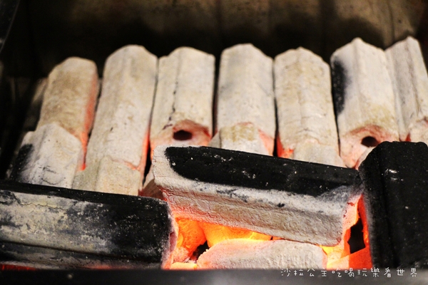 工地饗夜堂：新店居酒屋『工地饗夜堂』捷運小碧潭站/寵物友善餐廳/串燒/宵夜
