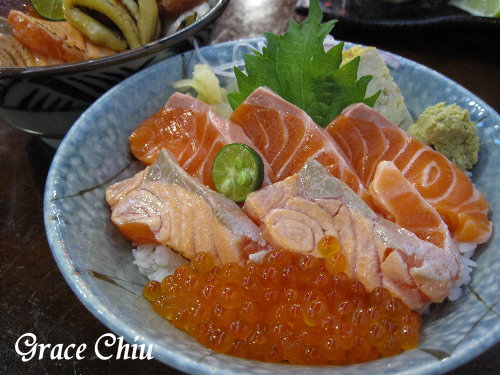 鮭魚丼~畔の食堂%2F小巨蛋美食%2F育達商職美食%2F台北平價日本料理%2F台北好吃日本料理%2F台北平價日式定食