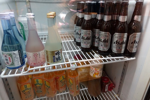 畔の食堂：(胖樺食記)台北市八德路高CP值日式料理「畔の食堂」，捷運南京東路美食NT. 200就可大啖海鮮丼飯(含完整菜單)