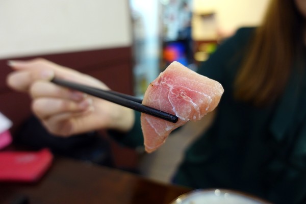 畔の食堂：(胖樺食記)台北市八德路高CP值日式料理「畔の食堂」，捷運南京東路美食NT. 200就可大啖海鮮丼飯(含完整菜單)