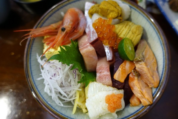 畔の食堂：(胖樺食記)台北市八德路高CP值日式料理「畔の食堂」，捷運南京東路美食NT. 200就可大啖海鮮丼飯(含完整菜單)