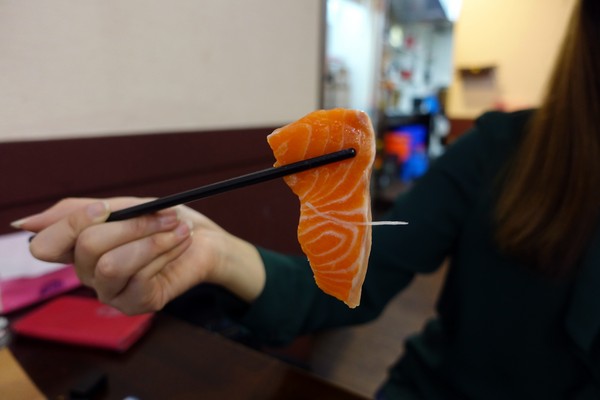 畔の食堂：(胖樺食記)台北市八德路高CP值日式料理「畔の食堂」，捷運南京東路美食NT. 200就可大啖海鮮丼飯(含完整菜單)