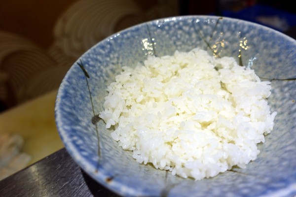 畔の食堂：(胖樺食記)台北市八德路高CP值日式料理「畔の食堂」，捷運南京東路美食NT. 200就可大啖海鮮丼飯(含完整菜單)