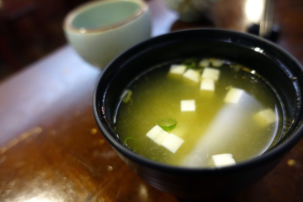 畔の食堂：(胖樺食記)台北市八德路高CP值日式料理「畔の食堂」，捷運南京東路美食NT. 200就可大啖海鮮丼飯(含完整菜單)