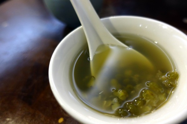 畔の食堂：(胖樺食記)台北市八德路高CP值日式料理「畔の食堂」，捷運南京東路美食NT. 200就可大啖海鮮丼飯(含完整菜單)