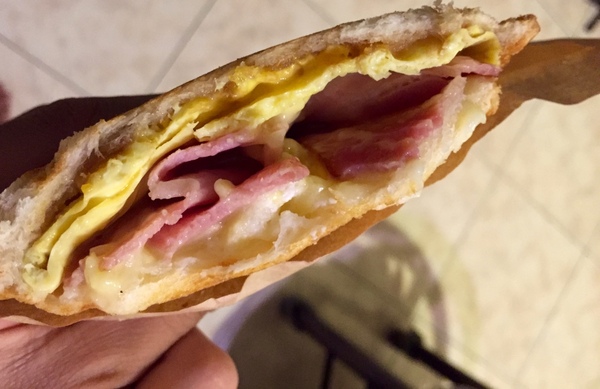 窗口吐司：[台南]熱壓吐司宵夜場 甜鹹口味大滿足 窗口吐司