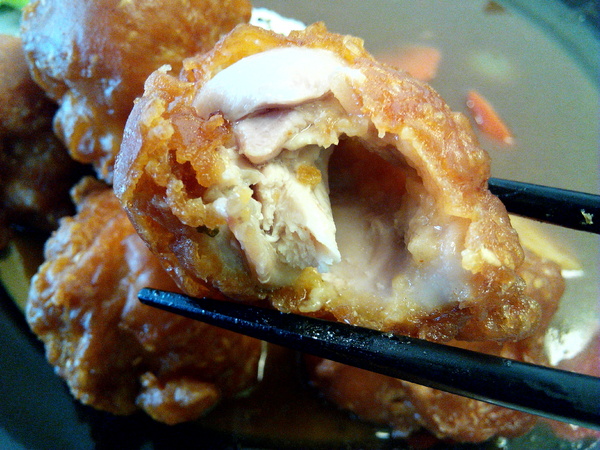 仟合和洋廚房：☆口碑券No.5☆【永康區】仟合和洋廚房。如小孩拳頭般大小的唐揚雞令人驚豔