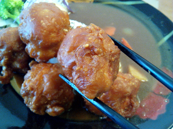 仟合和洋廚房：☆口碑券No.5☆【永康區】仟合和洋廚房。如小孩拳頭般大小的唐揚雞令人驚豔