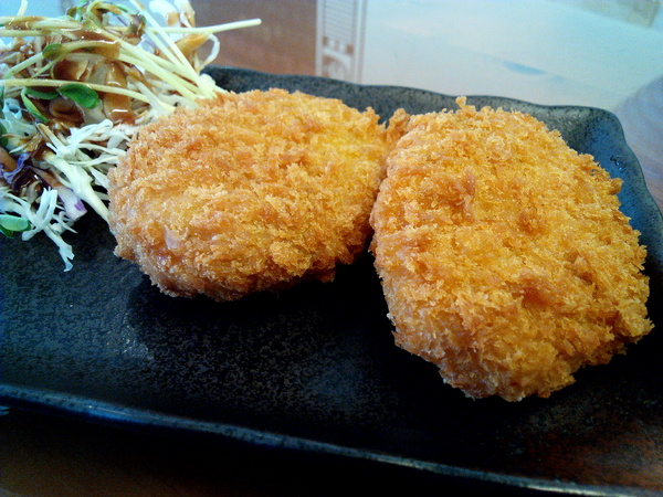 仟合和洋廚房：☆口碑券No.5☆【永康區】仟合和洋廚房。如小孩拳頭般大小的唐揚雞令人驚豔