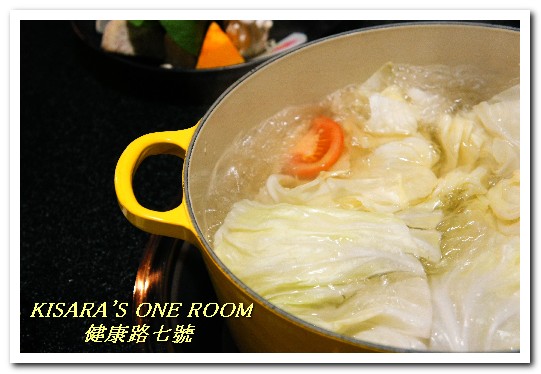 健康路7號：小巨蛋火鍋．使用知名鑄鐵鍋具的品味健康鍋──健康路七號