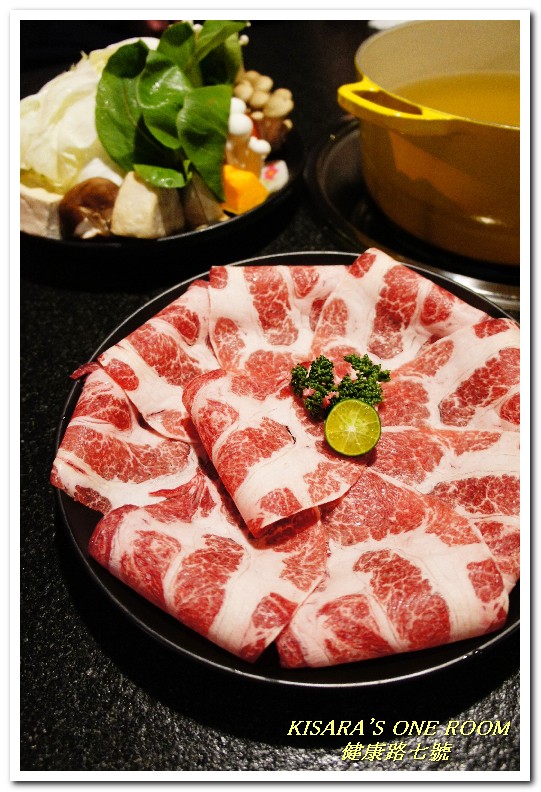 健康路7號：小巨蛋火鍋．使用知名鑄鐵鍋具的品味健康鍋──健康路七號