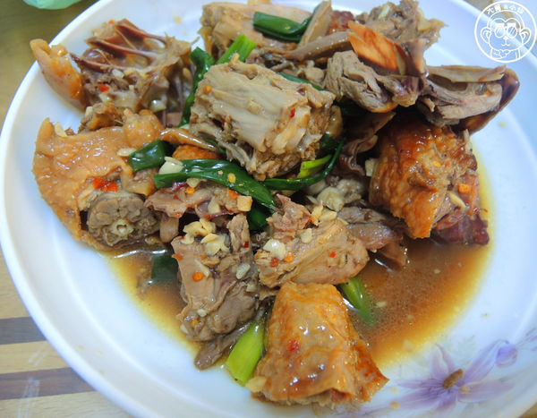 北平烤鴨:呷飽祙【台中西區・北平烤鴨 土窯雞】美村路上的排隊烤鴨