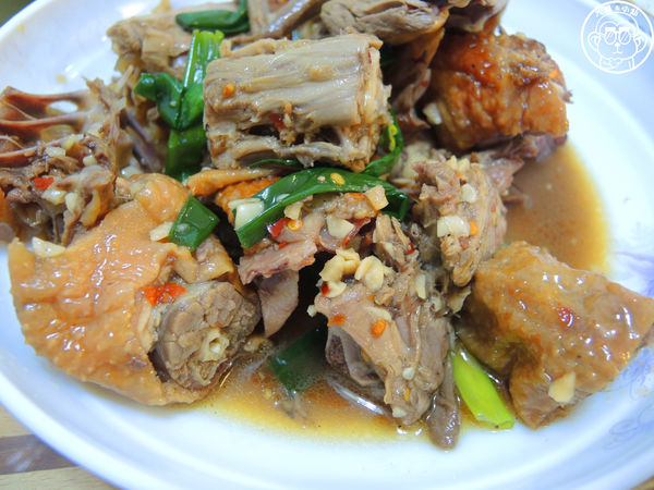 北平烤鴨:呷飽祙【台中西區・北平烤鴨 土窯雞】美村路上的排隊烤鴨