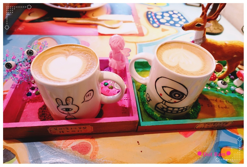 眼球咖啡 拿鐵.JPG