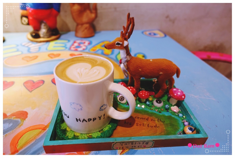 眼球咖啡 拿鐵.JPG