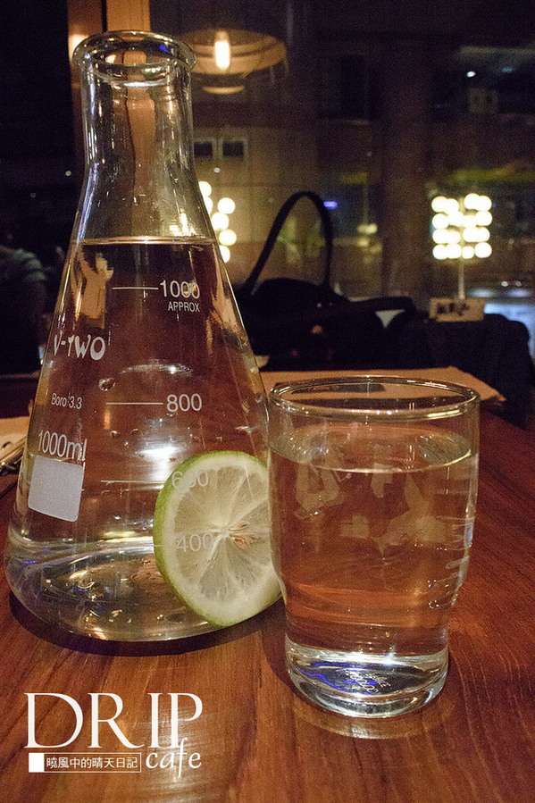 Drip Cafe 好滴(站前店)：【台北｜好滴咖啡 站前店】女孩們的聚會天堂 必吃濃厚系義大利麵與招牌滴蛋仔