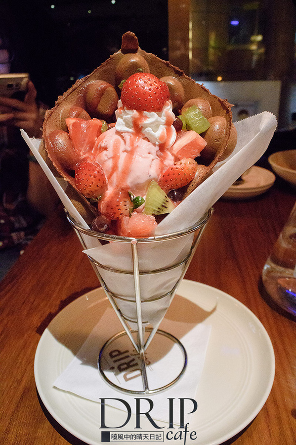 Drip Cafe 好滴(站前店)：【台北｜好滴咖啡 站前店】女孩們的聚會天堂 必吃濃厚系義大利麵與招牌滴蛋仔