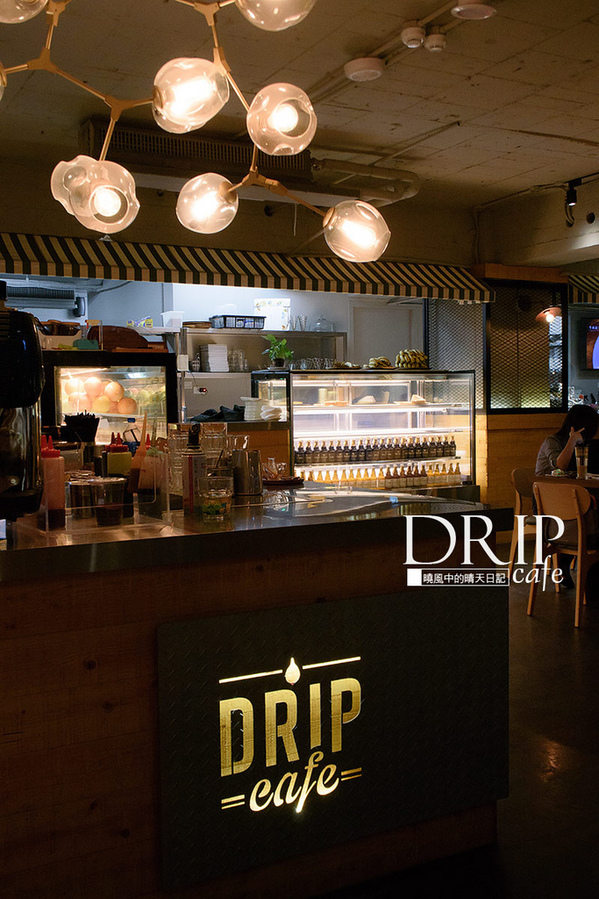 Drip Cafe 好滴(站前店)：【台北｜好滴咖啡 站前店】女孩們的聚會天堂 必吃濃厚系義大利麵與招牌滴蛋仔