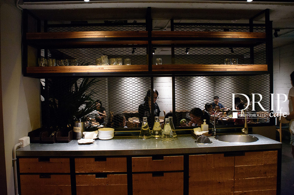 Drip Cafe 好滴(站前店)：【台北｜好滴咖啡 站前店】女孩們的聚會天堂 必吃濃厚系義大利麵與招牌滴蛋仔