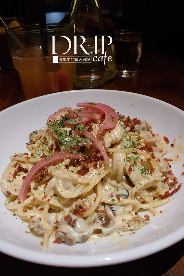 Drip Cafe 好滴(站前店)：【台北｜好滴咖啡 站前店】女孩們的聚會天堂 必吃濃厚系義大利麵與招牌滴蛋仔