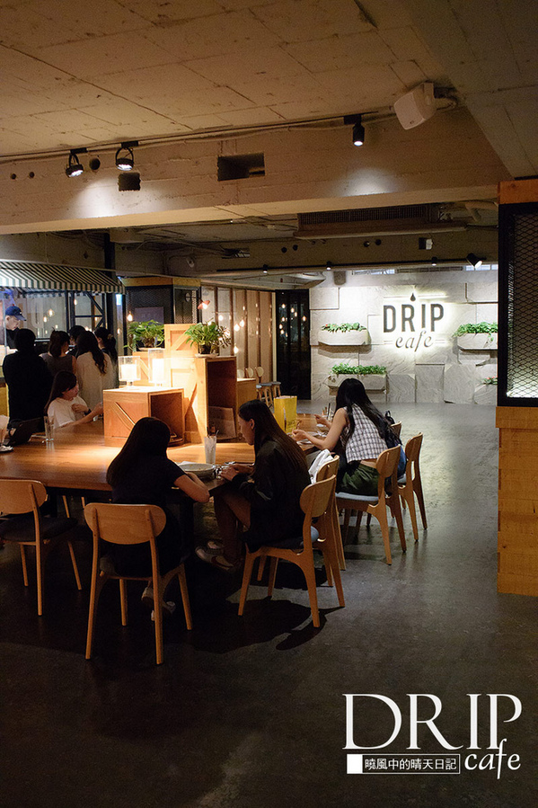 Drip Cafe 好滴(站前店)：【台北｜好滴咖啡 站前店】女孩們的聚會天堂 必吃濃厚系義大利麵與招牌滴蛋仔
