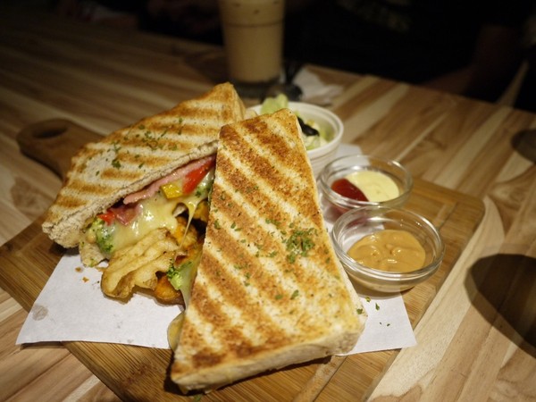 T.D.cafe(大坪林店)：T.D.cafe(大坪林店)