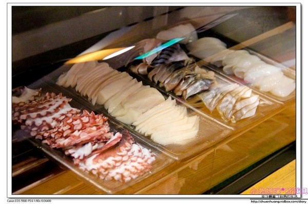 魚多甜握壽司專賣店:【美食♥新莊】☼ 魚多甜握壽司專賣店(新莊復興店) ☼平價CP值高的握壽司/鮮魚味噌湯,漬蘿蔔,麥茶免費吃到飽♥♥